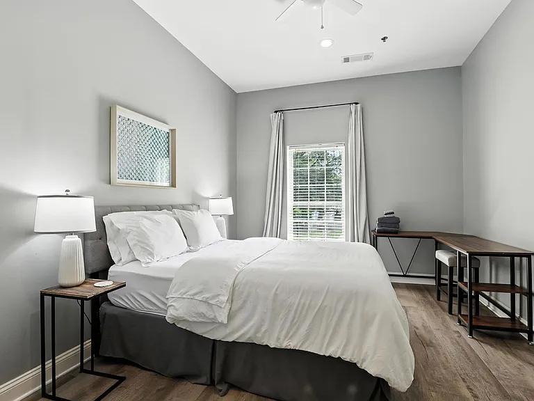 492 N Thomas St — Photo 34