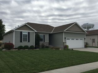 203 Langworthy Ln, Seward, NE 68434