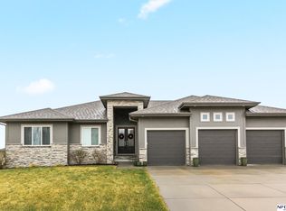 18363 Lake Cir, Elkhorn, NE 68022