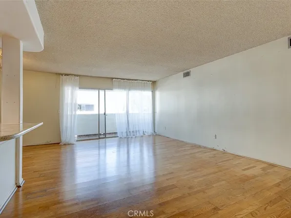 5454 Zelzah Ave APT 215, Encino, CA 91316