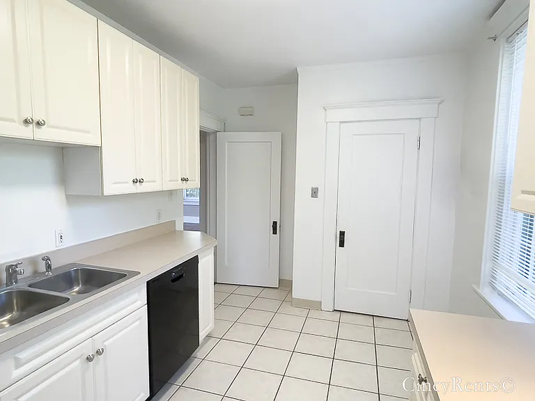 3718 Ault Park Ave — Photo 6