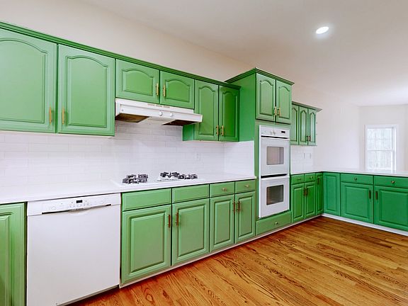 4th image of 549 Ridgecrest Dr