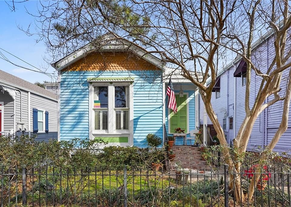 1st image of 3705 Iberville St