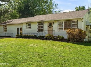 3322 Cunningham Rd, Knoxville, TN 37918