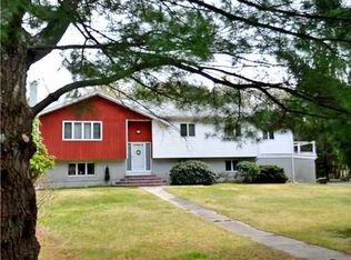 7 Aurora Rd, East Greenwich, RI 02818