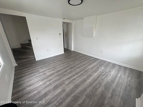 4th image of 360 N Hyde Park Ave