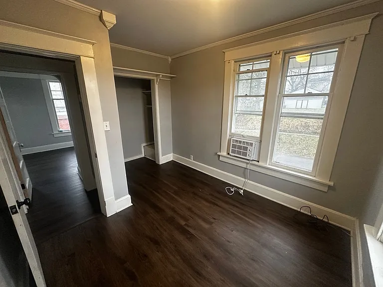 3123 Seneca St — Photo 3
