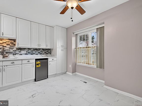 3rd image of 13030 Pickering Dr
