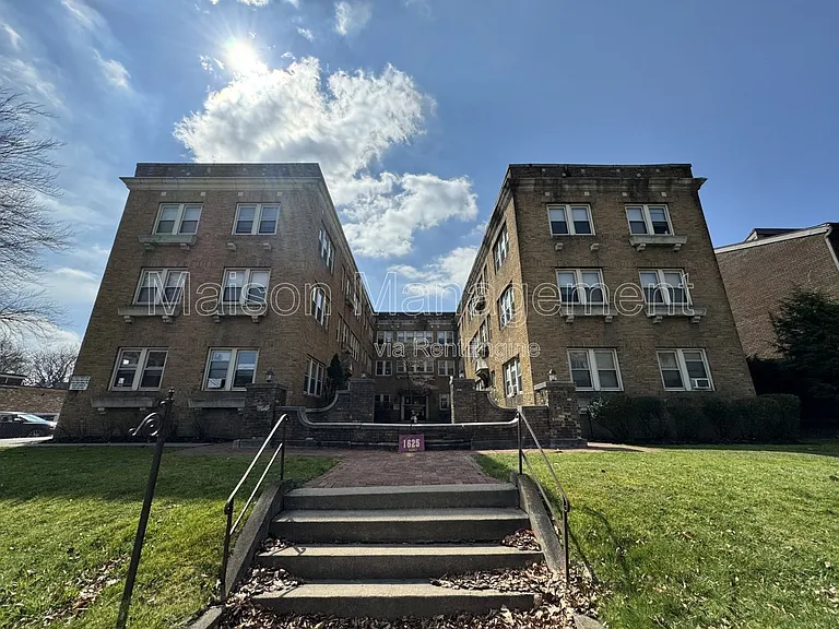 1625 East Ave — Photo 3