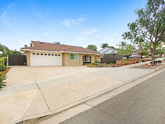3rd image of 2115 Skylark Cir