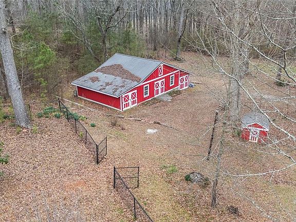 2nd image of 3819 Mason Creek Rd