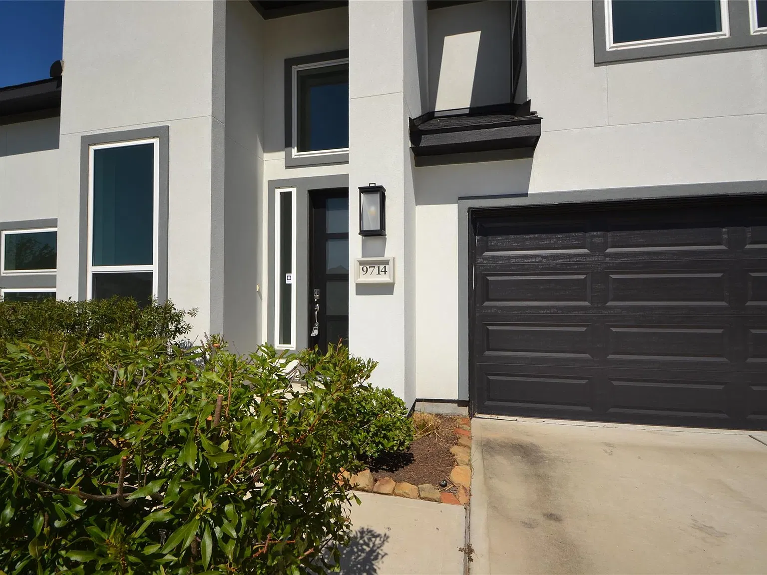 5 bed, 4.0 bath, 3261 sqft, $3,300 — Photo 4