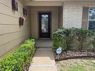 14909 Nuttall Dr — Photo 2