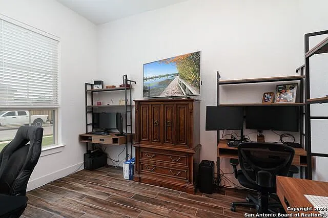 3115 Stokesay Park — Photo 11
