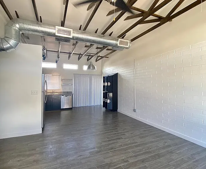 1114 E Adams St #2-4 — Photo 7