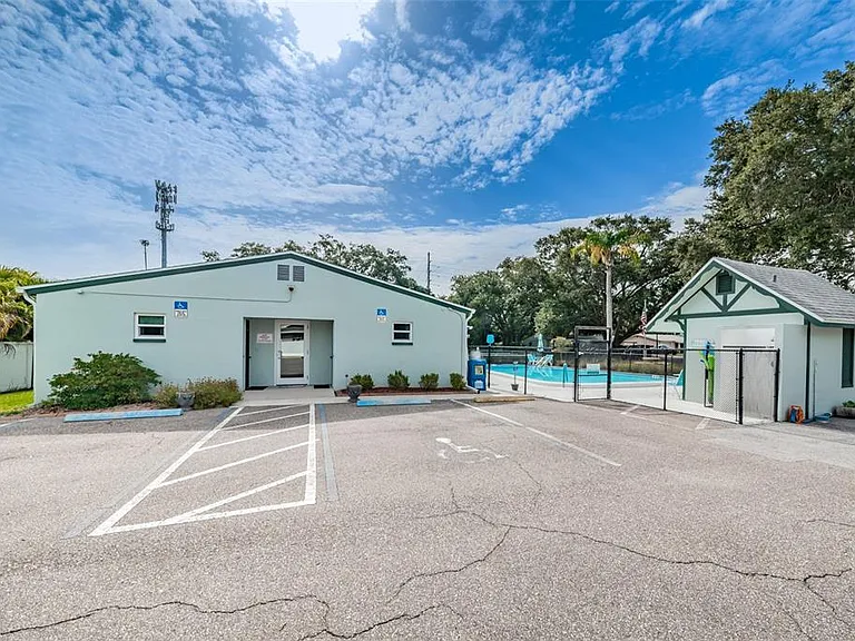 1000 Crane Ct — Photo 64