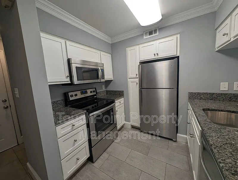 1 bed, 1.0 bath, 557 sqft, $1,550 — Photo 3