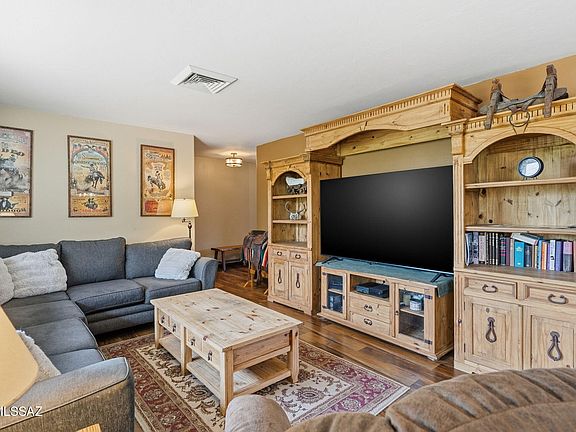 3rd image of 1810 W Orange Grove Rd