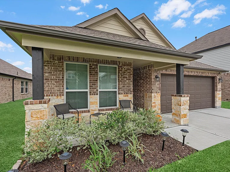 11702 Glossy Oak Ln — Photo 2