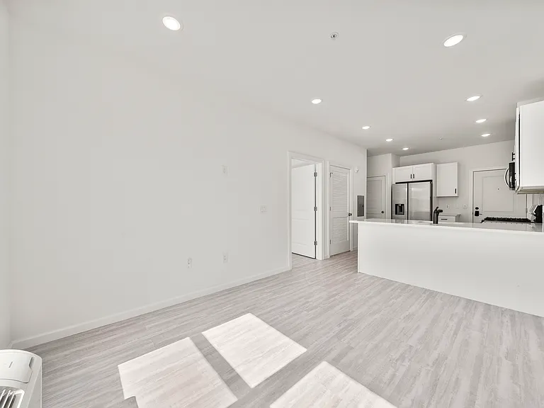 53 E Main St #5 — Photo 1
