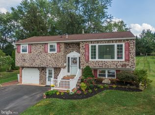 1427 Maguire Ln, Warminster, PA 18974