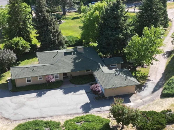 16 Chandler Rd, Quincy, CA 95971