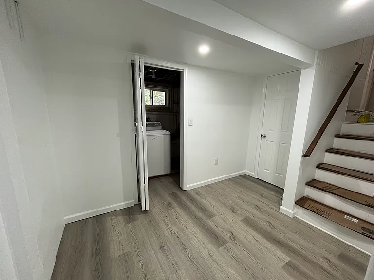 23-03 Rosalie St — Photo 17