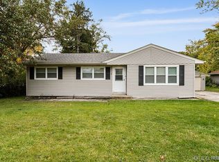 35 W Bryn Mawr Ave, Roselle, IL 60172