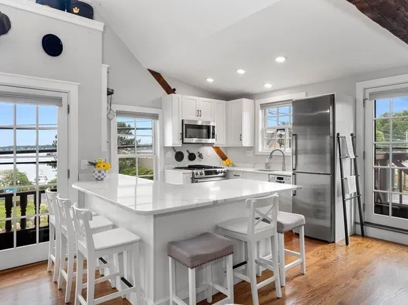 46 Granite St #D, Rockport, MA 01966