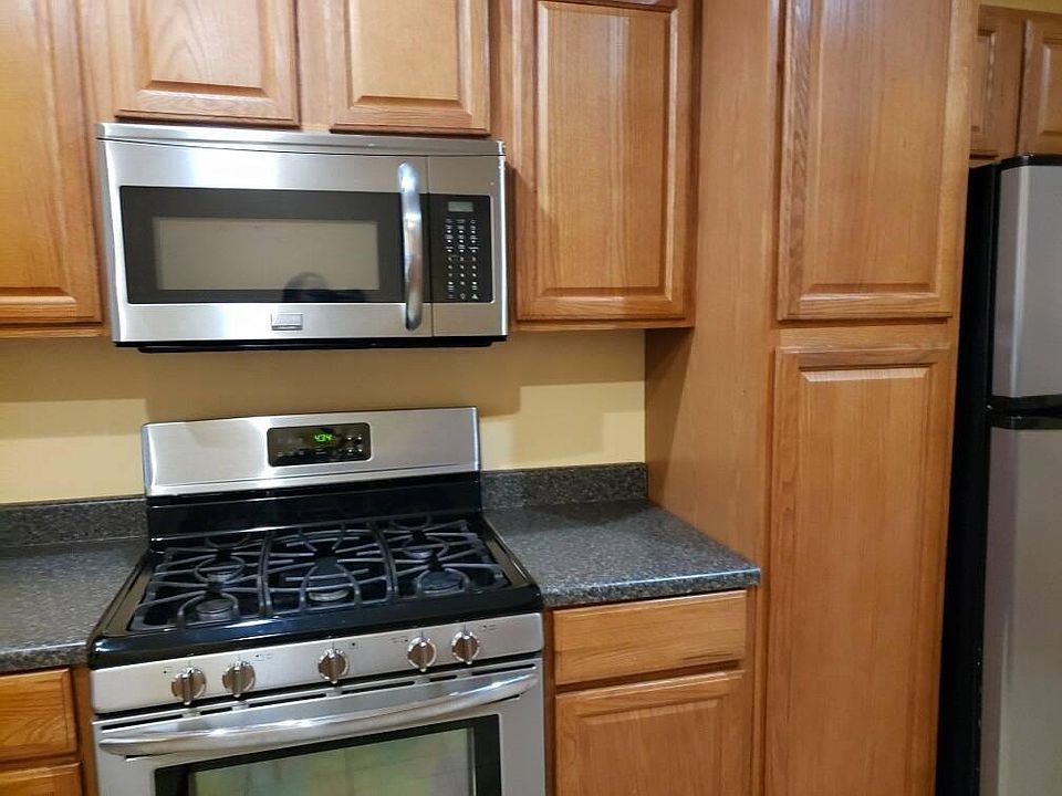 2nd image of 2712 S Fairhill St