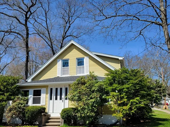 42 Carroll St, Springfield, MA 01108