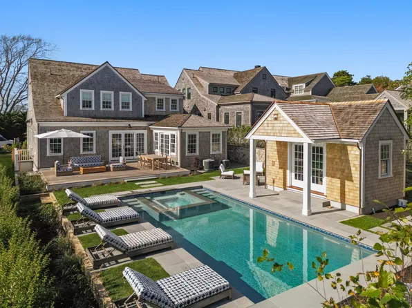 6 Red Mill Ln, Nantucket, MA 02554