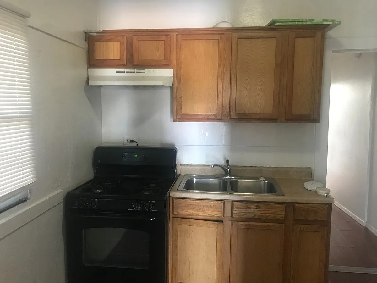 Building Photo - 318 N 12th St #2