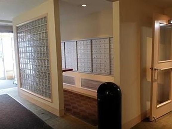 4th image of 1025 Hancock St Unit 6K