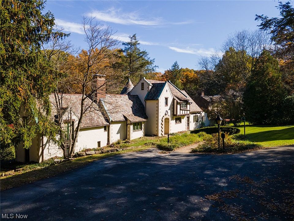 1st image of 2454 Park Way