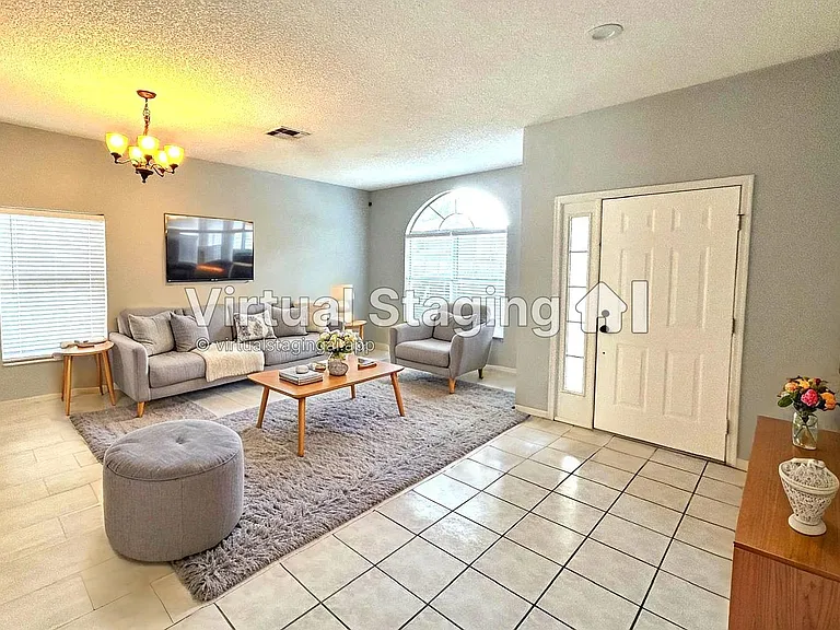 465 Eastbridge Dr — Photo 2