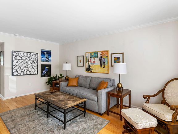 3rd image of 12 George St APT B6