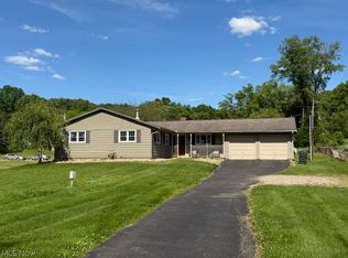 2431 Pleasant Valley Rd NE, New Philadelphia, OH 44663