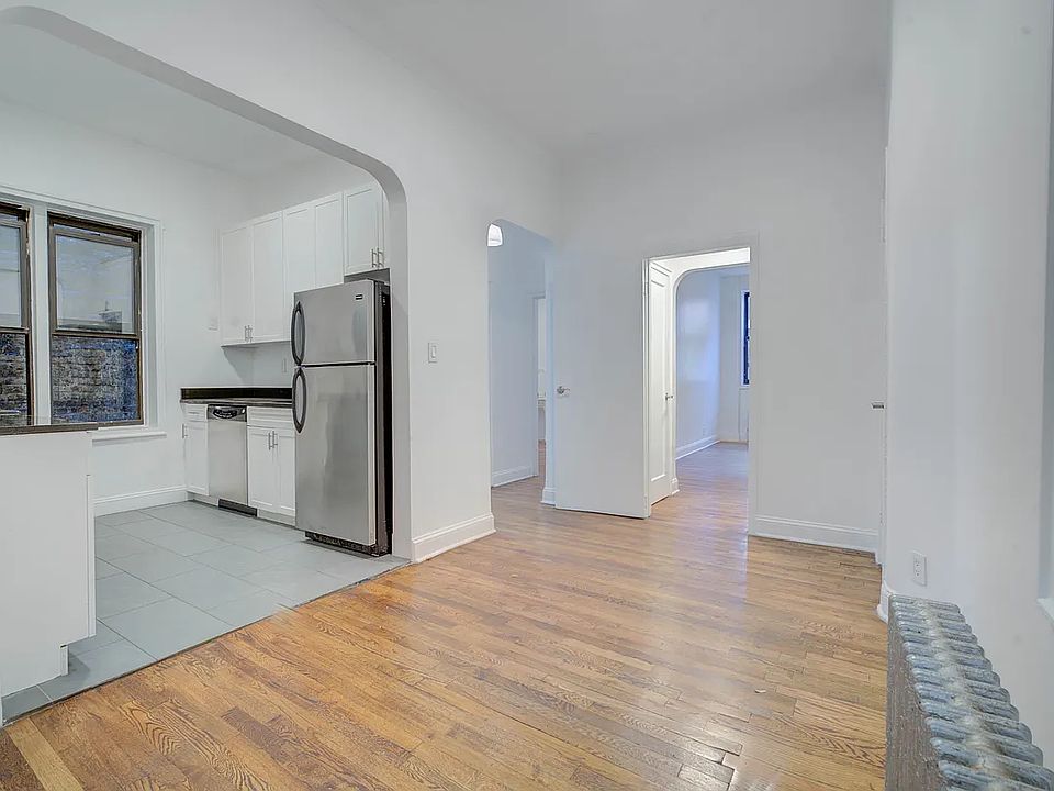 1st image of 157 E 2nd St APT 1B