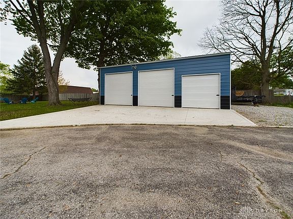 2nd image of 1136 E Main St