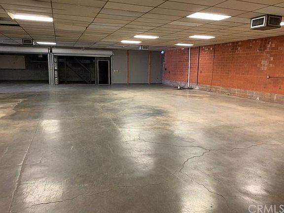 4th image of 906 N Lake St