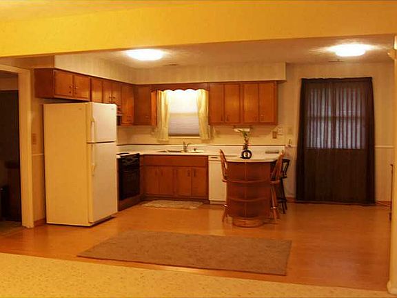 4th image of 4704 W County Road 400 N