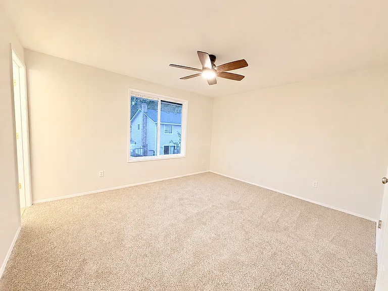 275 Hillshire Dr — Photo 12