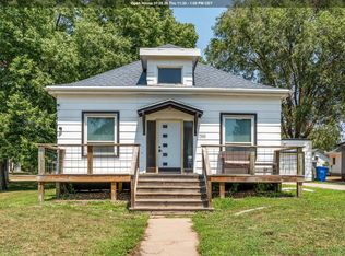 708 E Main St, Vermillion, SD 57069