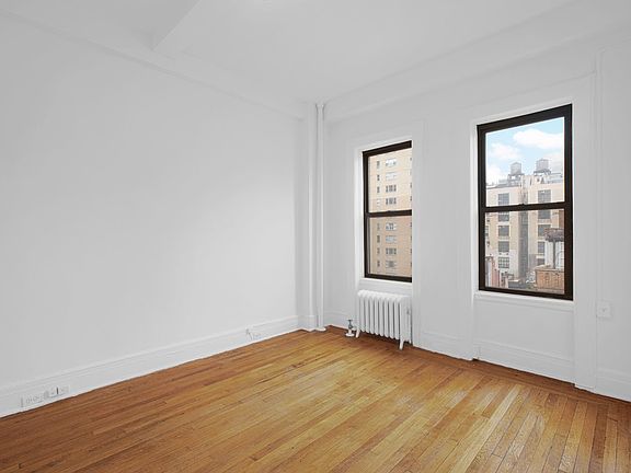 4th image of 19 W 69th St APT 1002