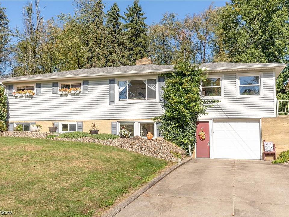 1st image of 137 Rebecca Ave