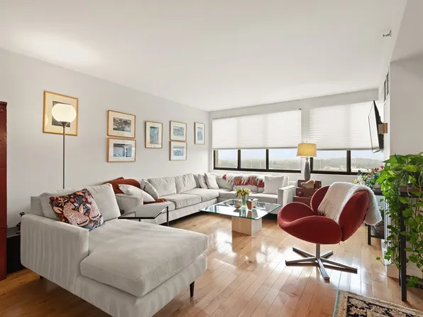 250 Hammond Pond Pkwy APT 1503N, Newton, MA 02467