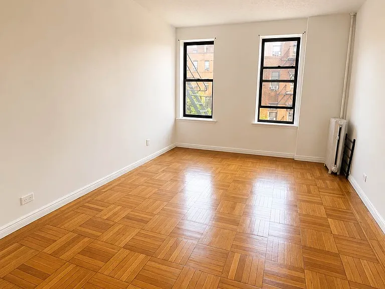 2085 Morris Ave #D3 — Photo 1