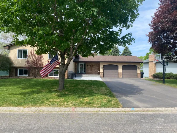 305 Circle Ln SE, Saint Michael, MN 55376