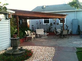 Low Maintenance Private Fenced in Yard